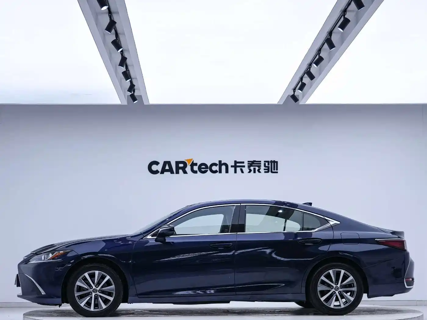 Lexus ES 2020 200 Excellence фото 2
