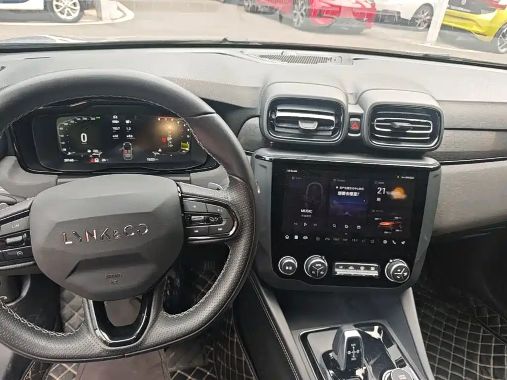 Lynk & Co 02 Hatchback 2023 2022 2.0TD Pro