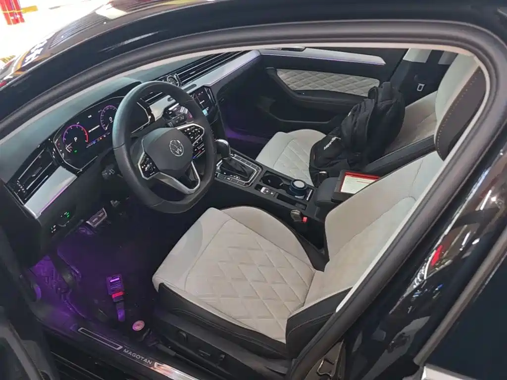 Volkswagen Magotan 2024 2024 2 Million Units Public Sharing Edition 330TSI DSG Luxury