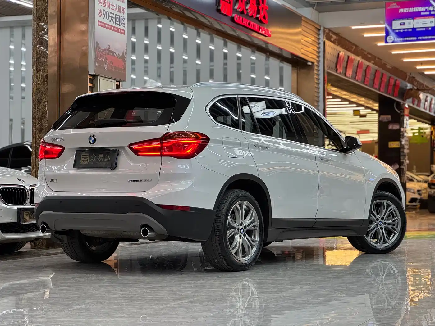 BMW X1 2019 sDrive20Li Leading Model фото 3