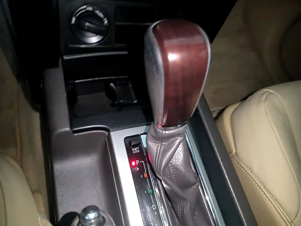 Toyota Prado 2015 2.7L Automatic Luxury фото 14