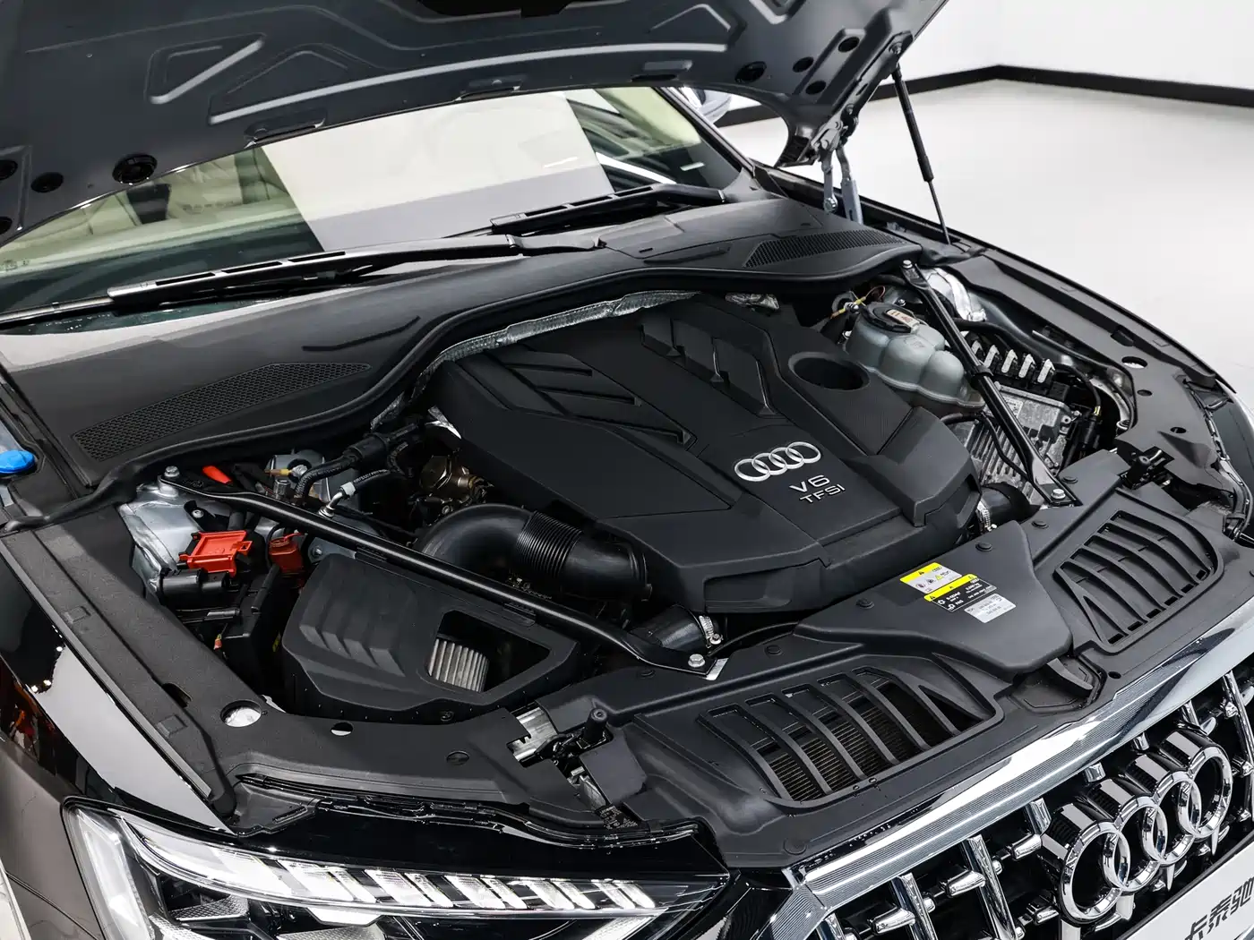 Фото 28 - Audi A8