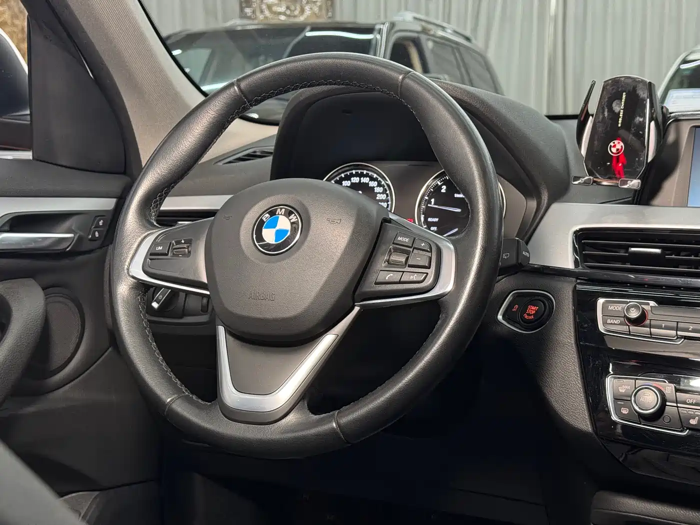 BMW X1 2019 sDrive20Li Leading Model фото 16