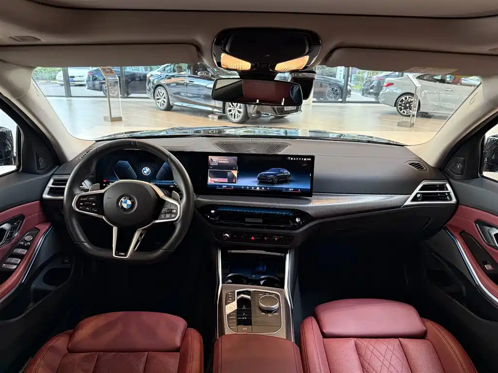BMW 3 Series 2024 330Li M Sport Shadowline Package фото 12