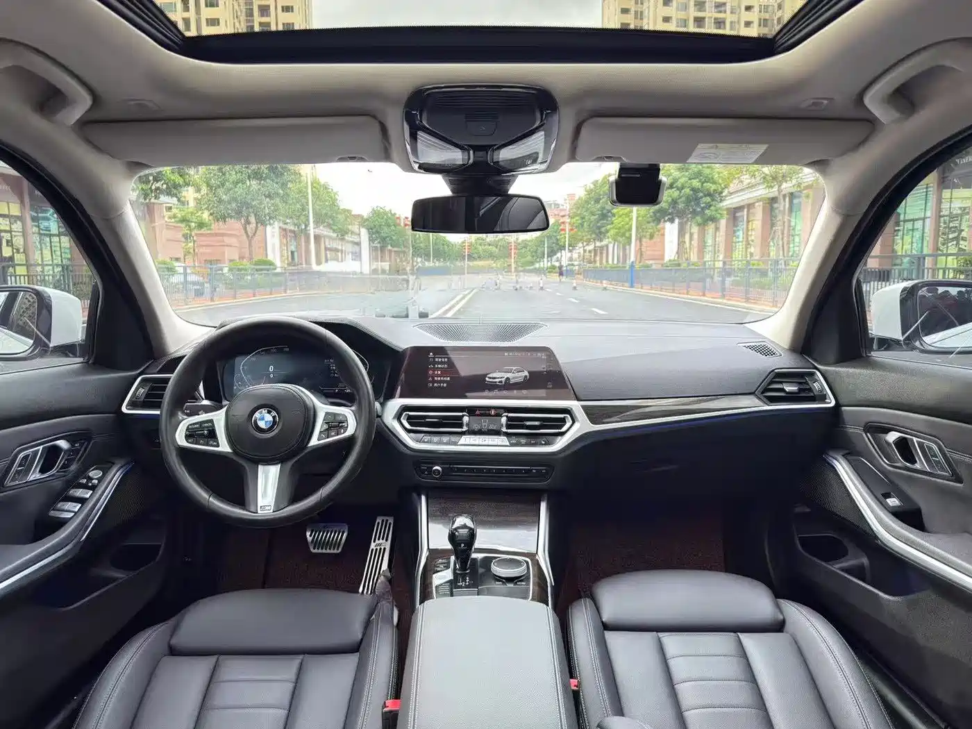 BMW 3 Series 2021 325Li M Sport Package фото 8