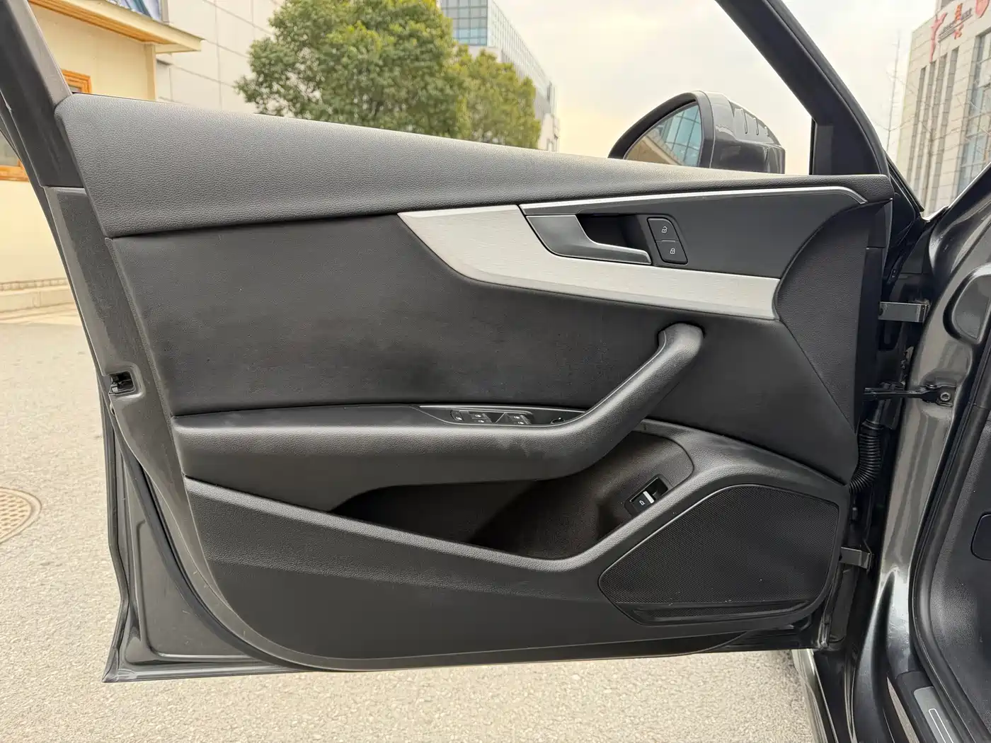 Audi A4L 2020 40 TFSI Fashion Dynamic Edition фото 5