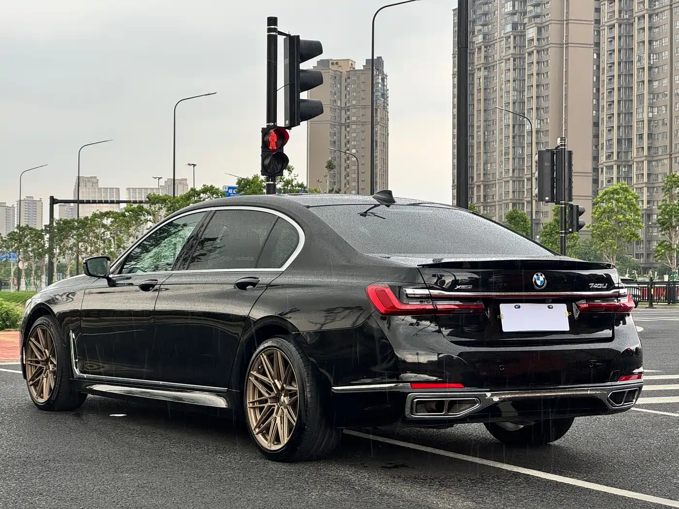 BMW 7 Series 2018 740Li xDrive Premium Type M Sport Package фото 13
