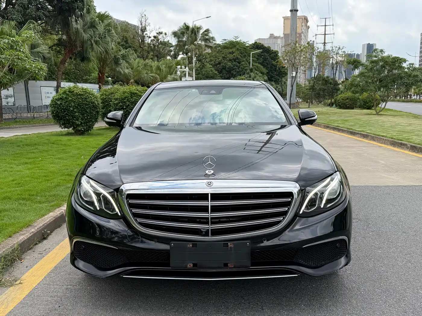 Mercedes-Benz E-Class 2017 E 300 L Luxury фото 2