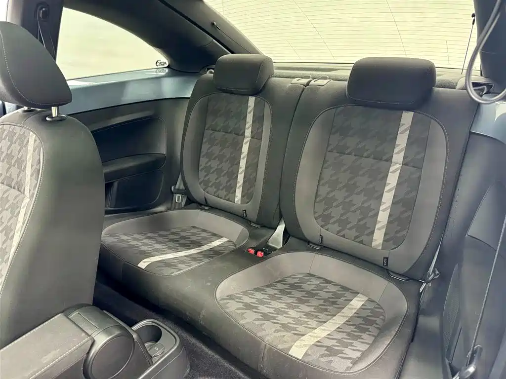 Volkswagen Beetle 2019 180TSI Classic Edition фото 17