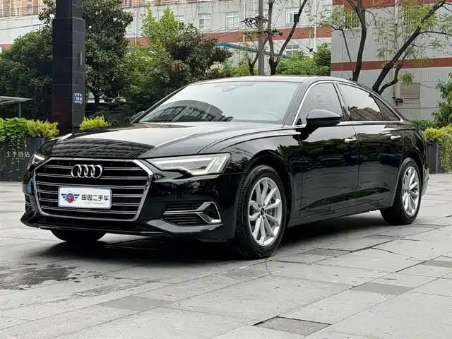 Фотография AUDI A6L