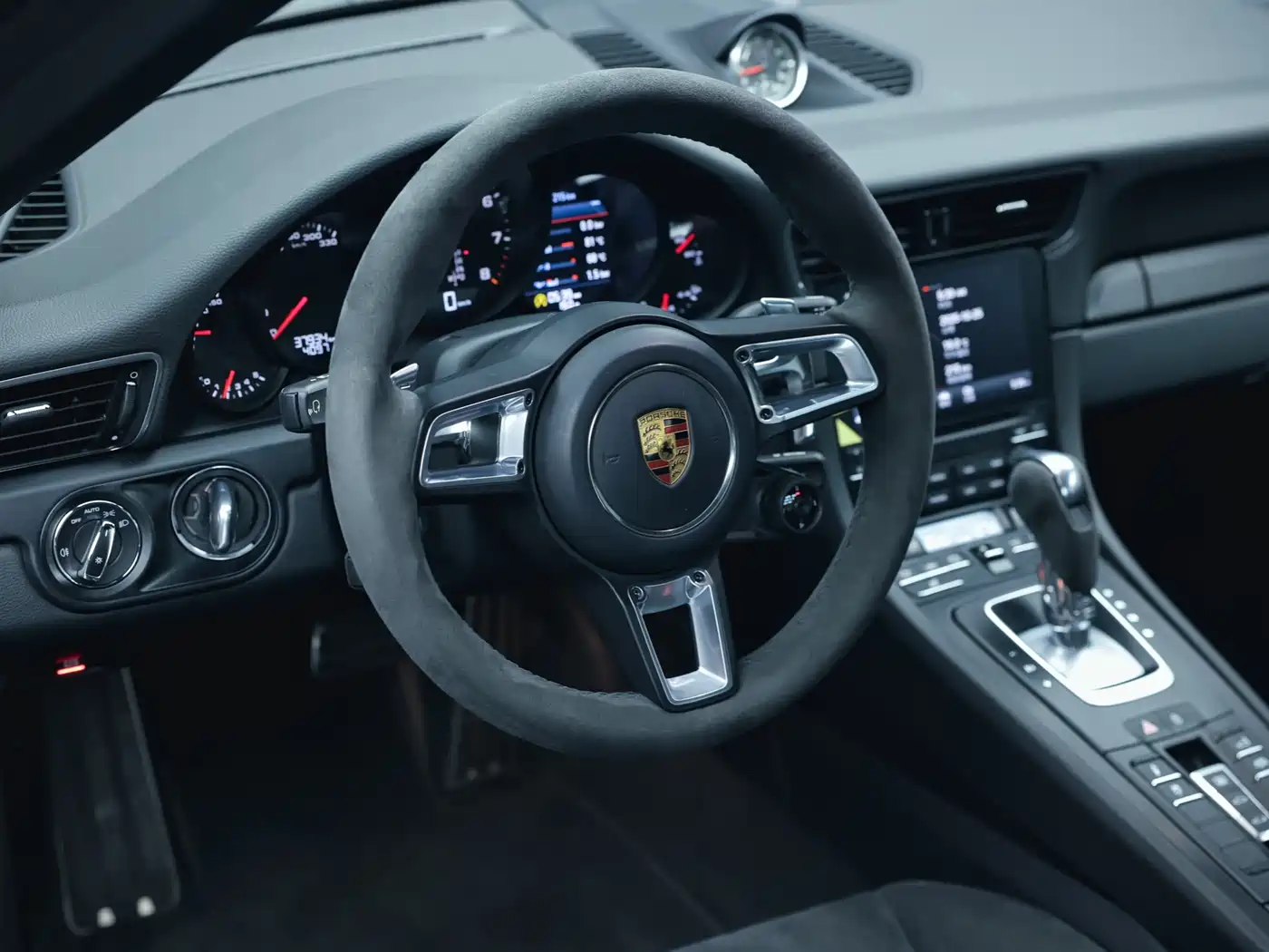 Porsche 911 2017 Carrera GTS 3.0T фото 7