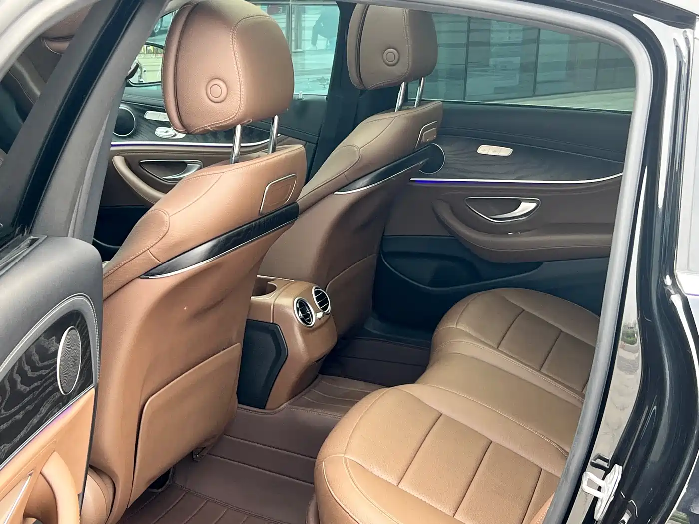 Mercedes-Benz E-Class 2018 E 300 L Luxury фото 10