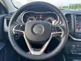 Фото 14 - Jeep Cherokee