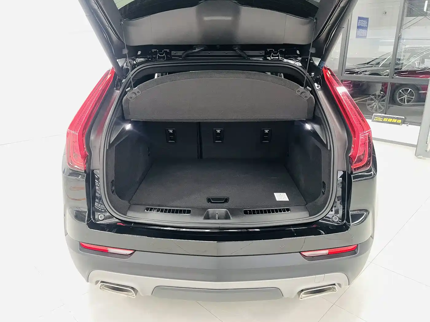 Cadillac XT4 2019 2018 28T FWD Leading Edition