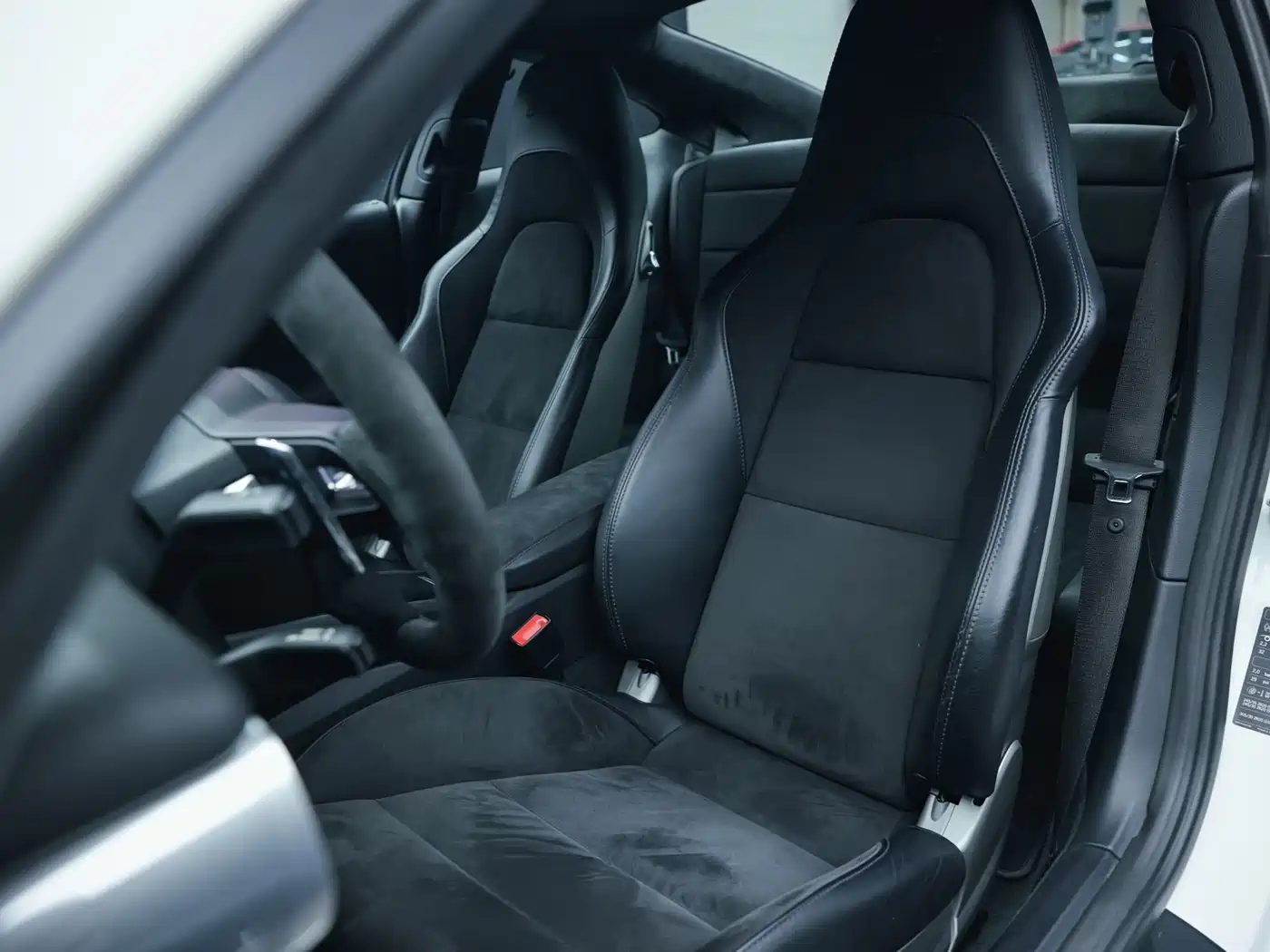 Porsche 911 2017 Carrera GTS 3.0T фото 9