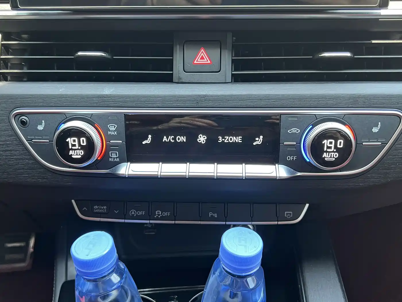 Audi A4L 2025 2025 2 Million Celebration Edition 40 TFSI Luxury Dynamic