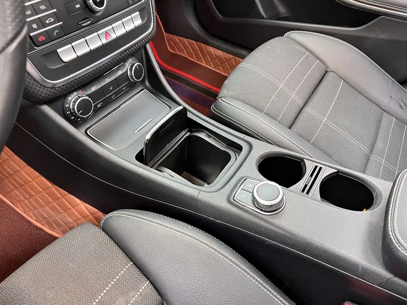 Mercedes-Benz A-Class (Import) 2016 A 200 Fashion фото 26
