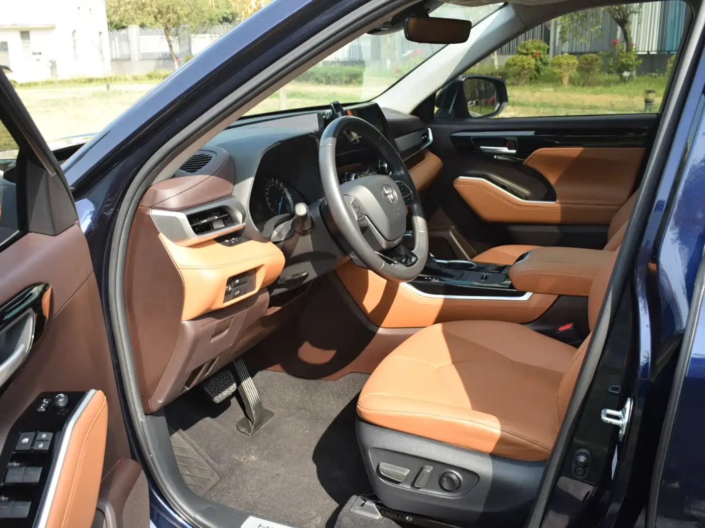 TOYOTA HIGHLANDER