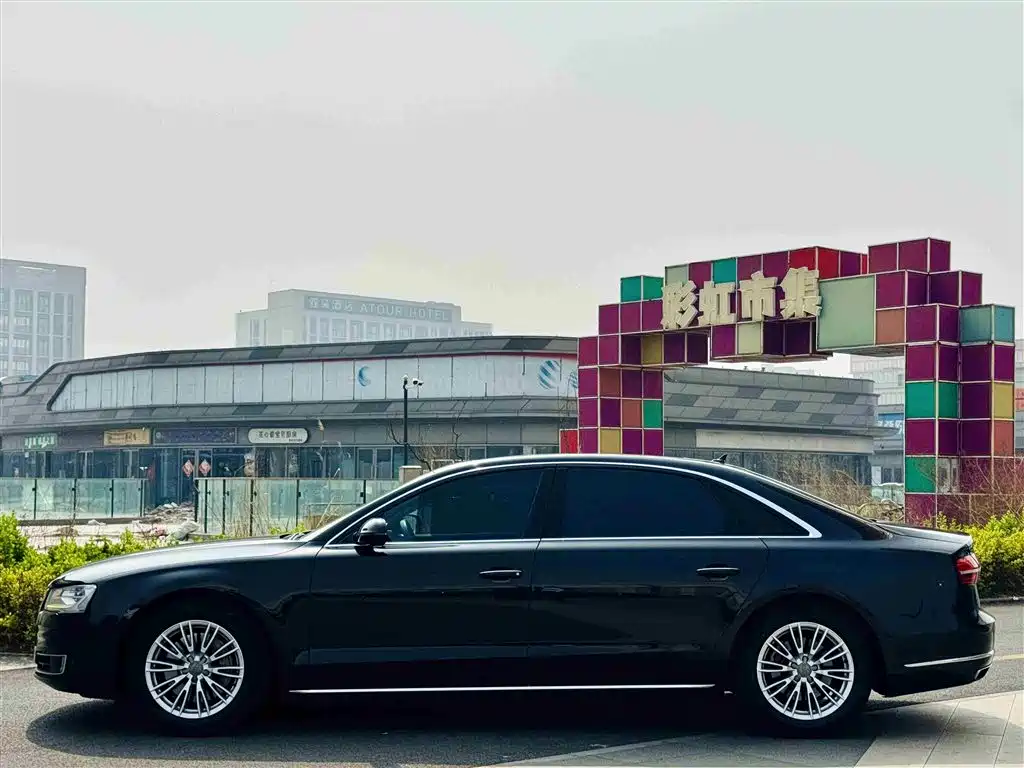 Audi A8 2014 A8L 45 TFSI quattro Comfort фото 3