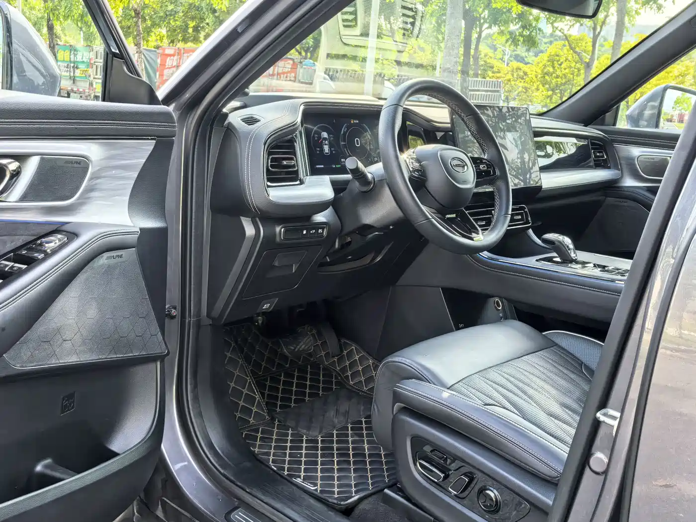 GAC Trumpchi Trumpchi GS8 2022 Hybrid Series 2.0TM 4WD Premium Edition (7-Seater) фото 8