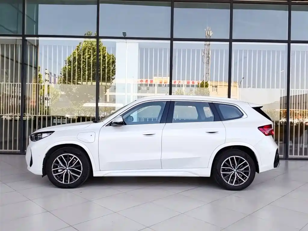 BMW iX1 2025 2025 eDrive25L M Sport Package