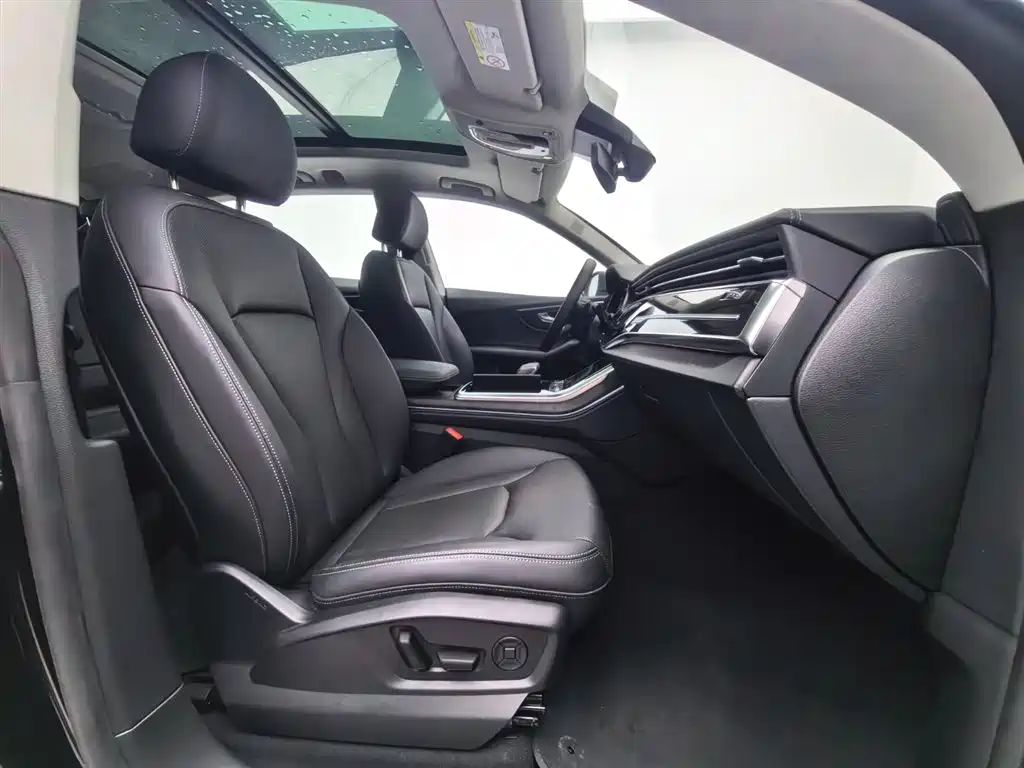Audi Q8 2024 55 TFSI Luxury Sport фото 9