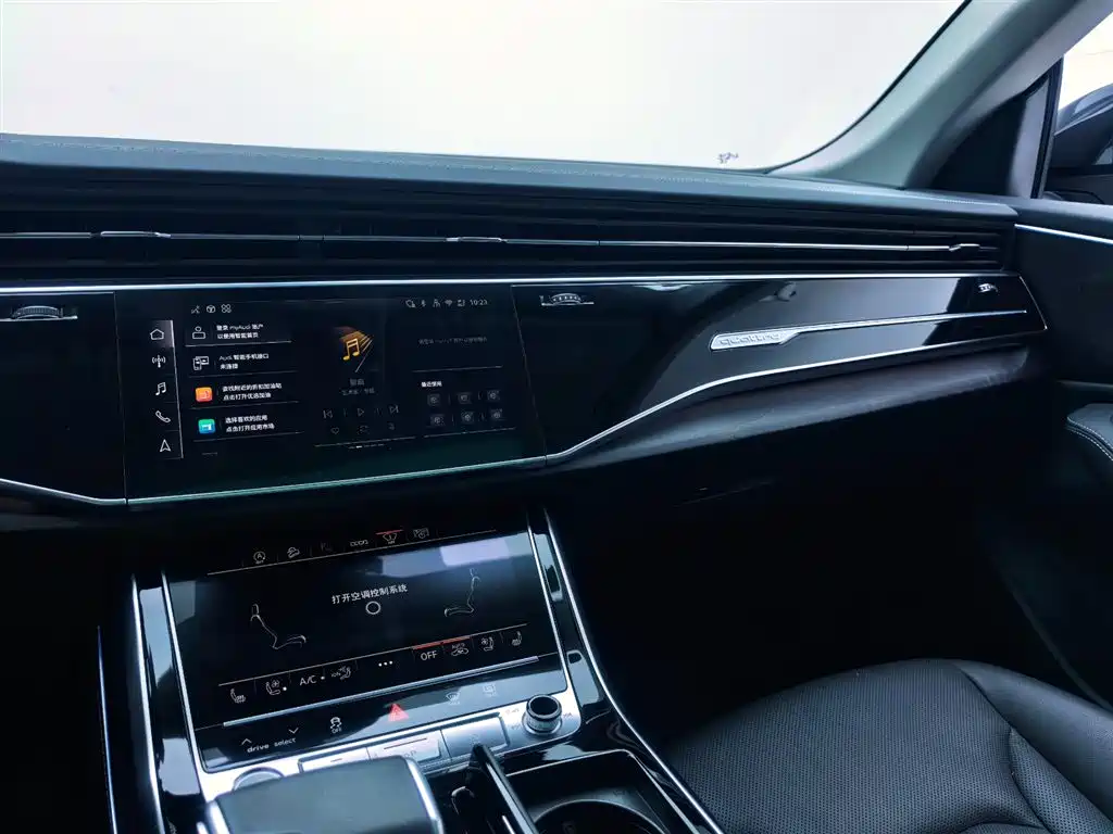Audi Q8 2024 55 TFSI Luxury Sport фото 12