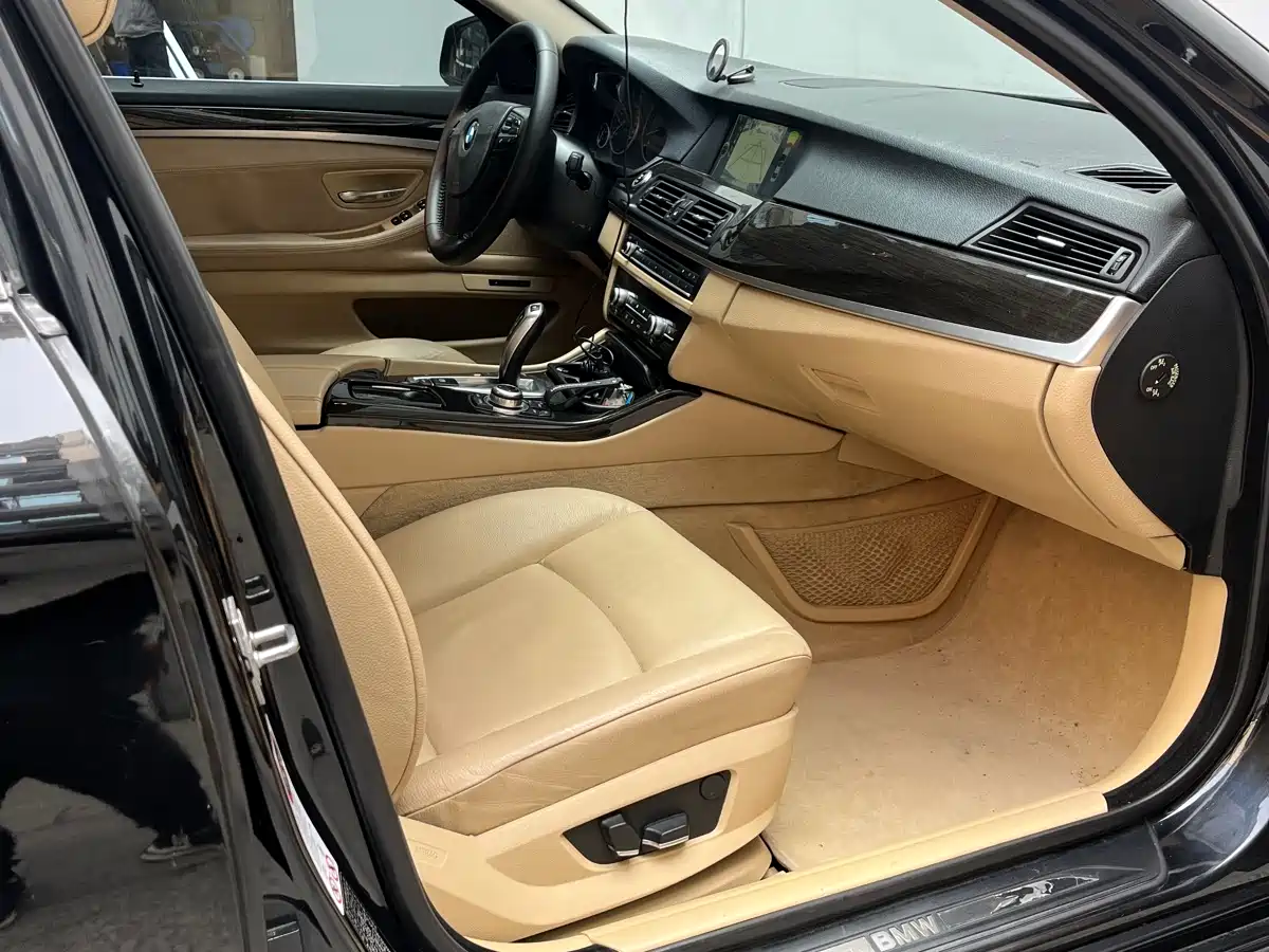 BMW 5 Series 2012 530Li Luxury фото 13
