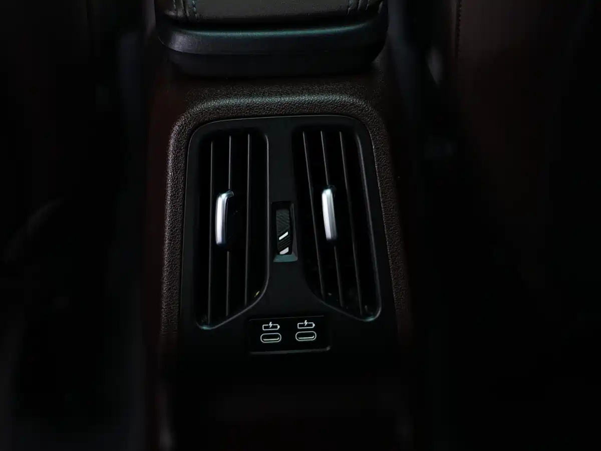 BMW X1 2023 sDrive20Li X Design Package фото 10