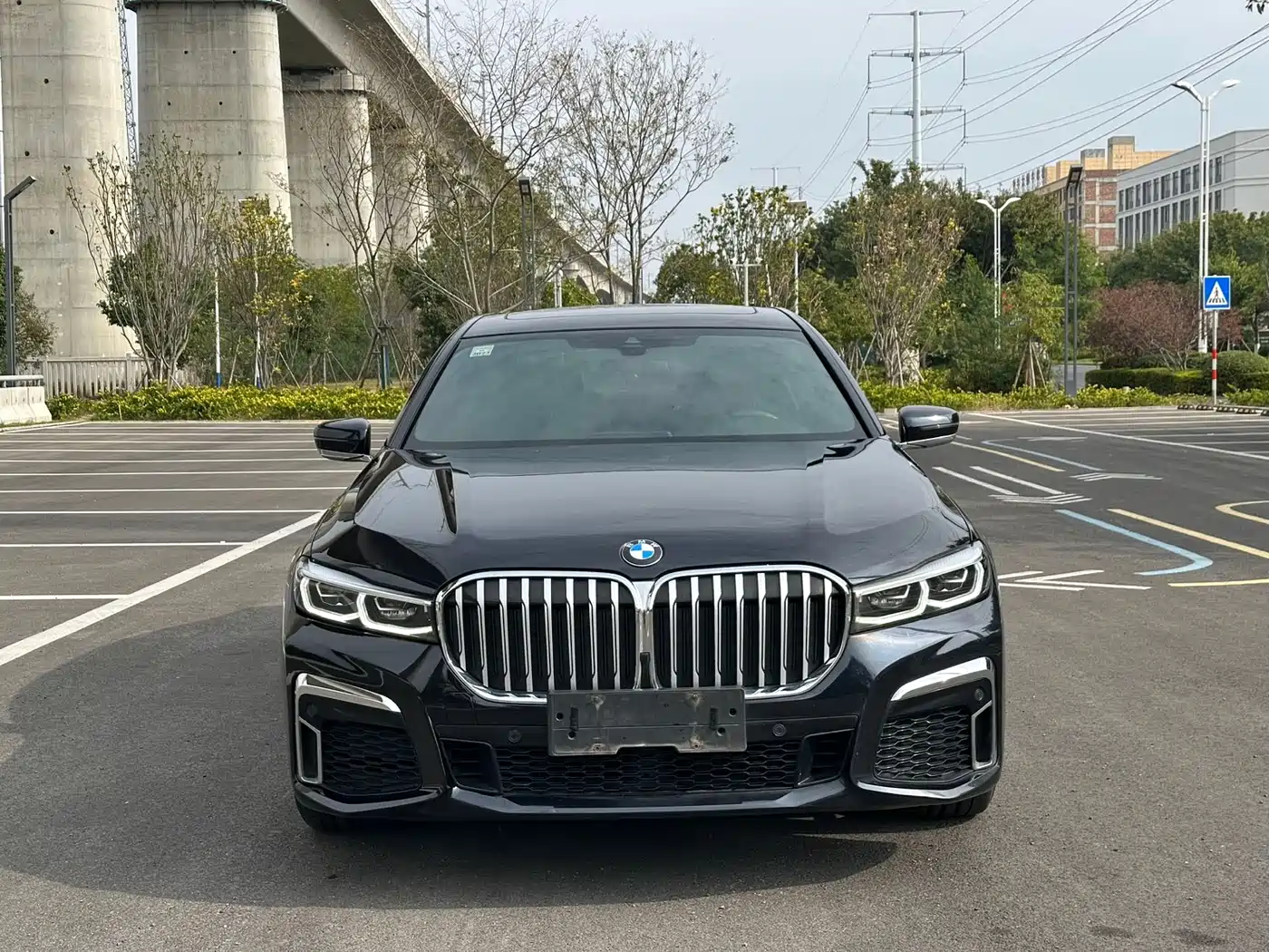 BMW 7 Series 2019 740Li Leading M Sport Package фото 2