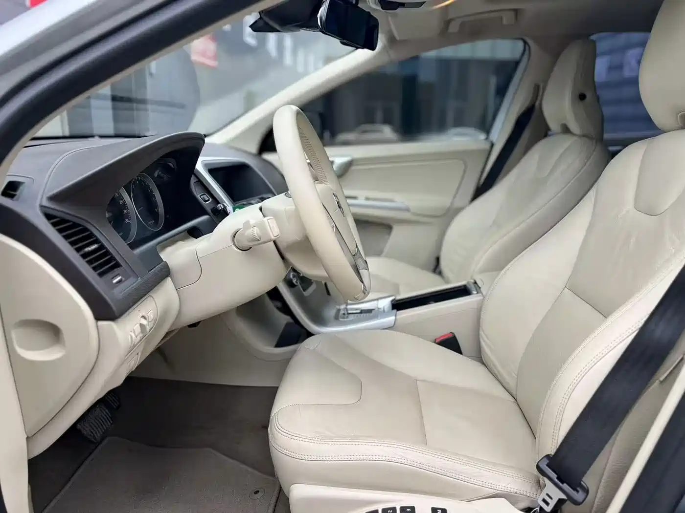 Volvo XC60 (Import) 2011 2012 T6 AWD Elegance Edition