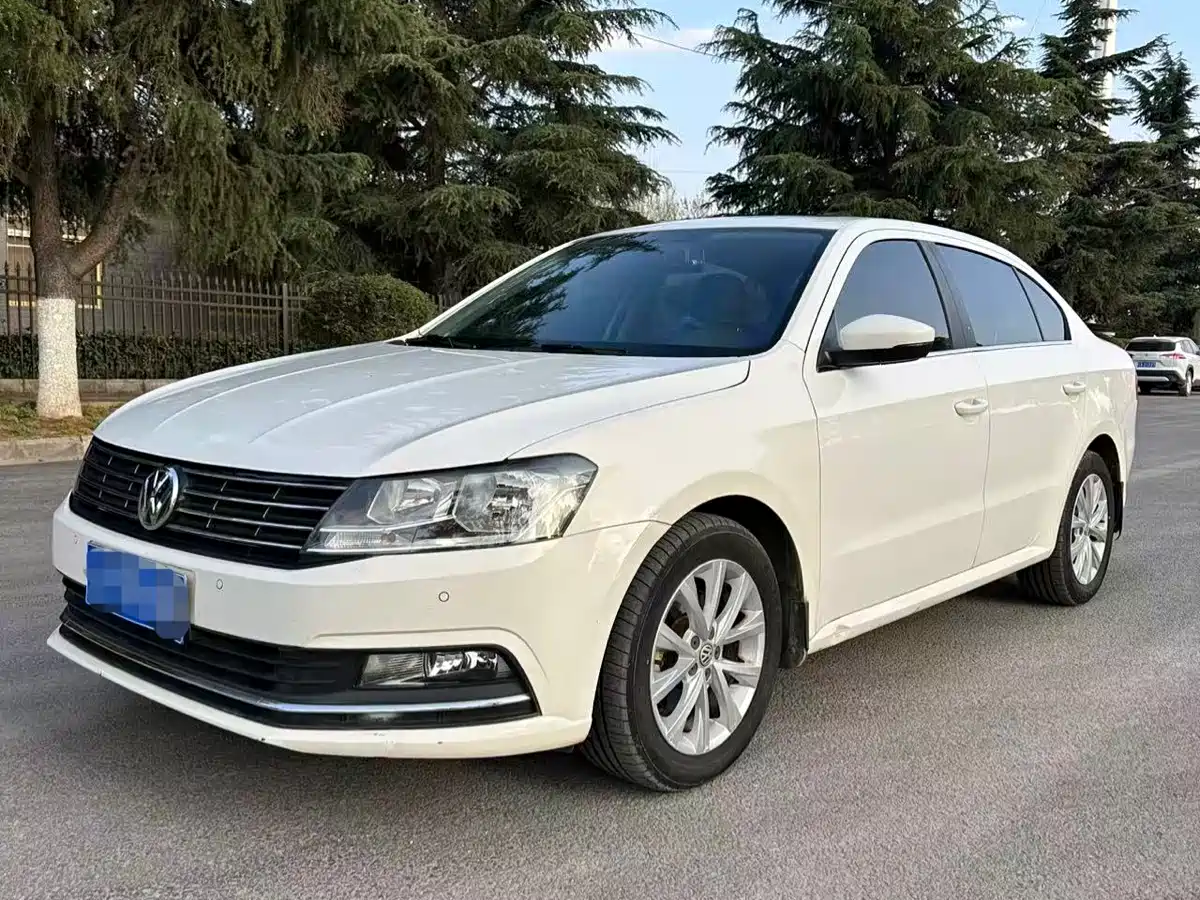 Volkswagen Lavida 2017 1.6L Manual Comfort Edition фото 2