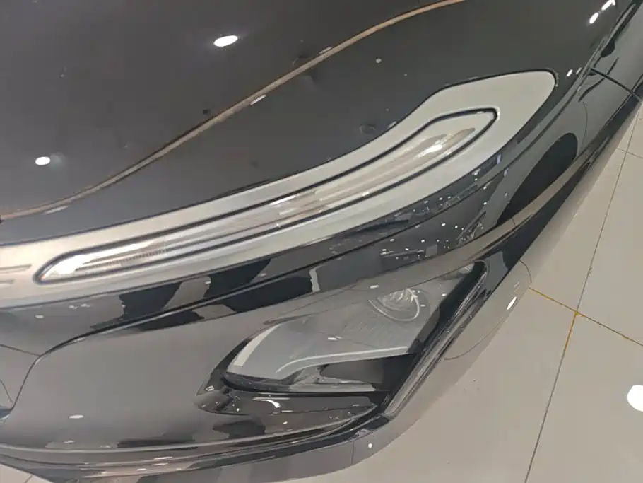 Hongqi E-QM5 2026 2025 610km PLUS
