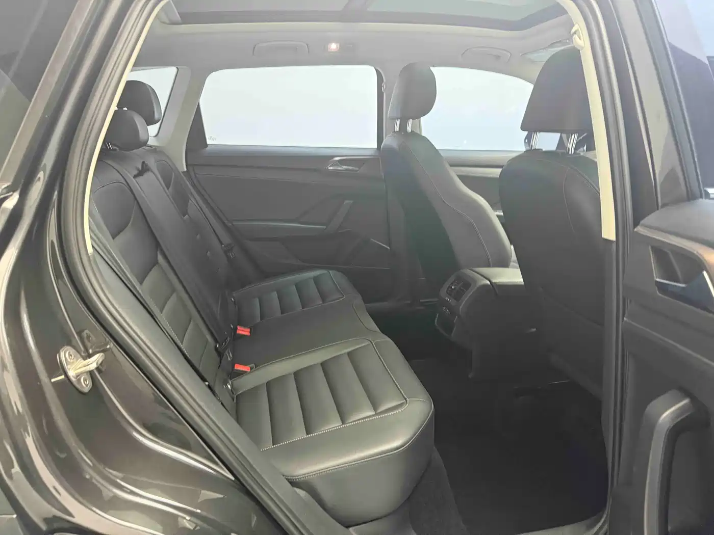 Volkswagen Tharu 2019 330TSI AWD Luxury Edition China VI фото 8