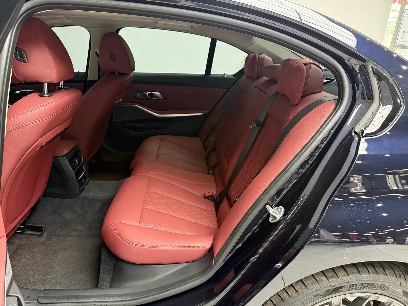 BMW 3 Series 2025 330Li M Sport Night Edition фото 10