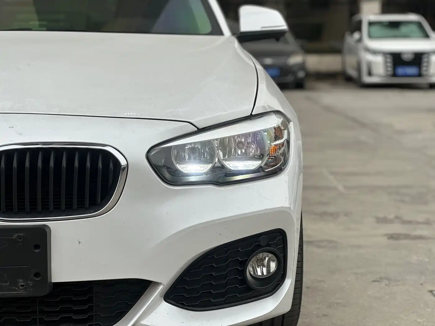 BMW 1 Series (Import) 2015 118i Leading фото 4