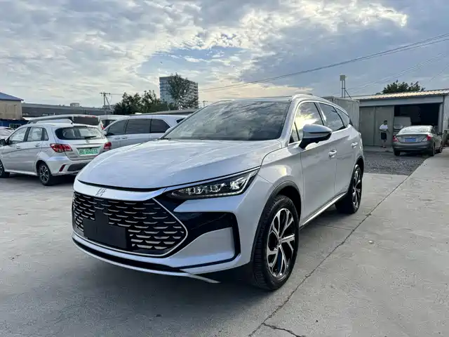 BYD Tang DM-i, Слава, 112KM, Флагман