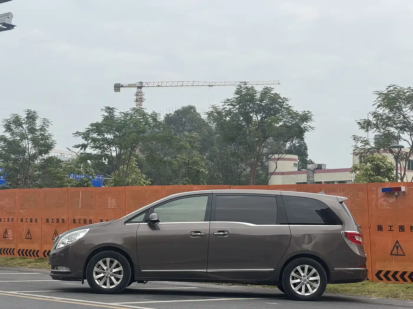 Buick GL8 2011 2.4L LT Luxury Business Executive фото 6