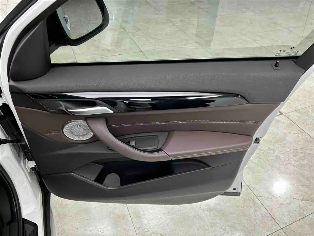 BMW X1 2022 sDrive20Li Fashion фото 13