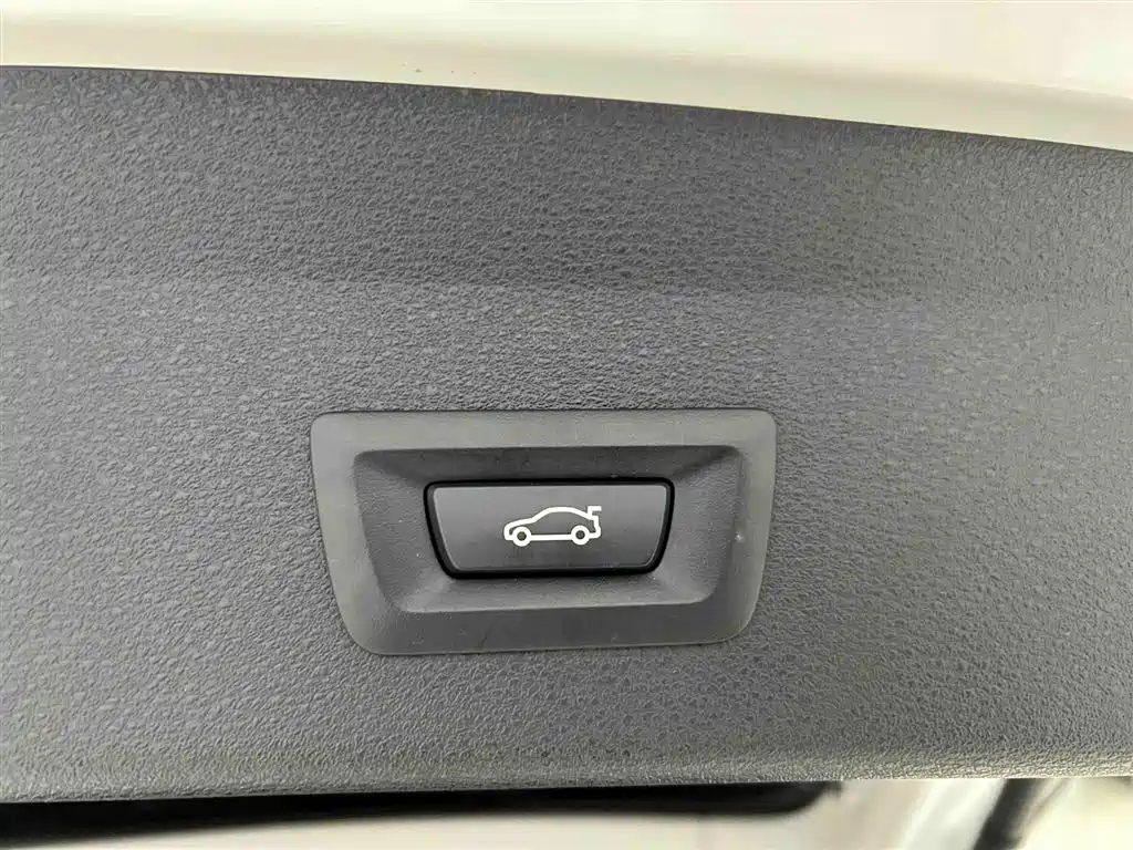 BMW X1 2022 sDrive20Li Fashion фото 17