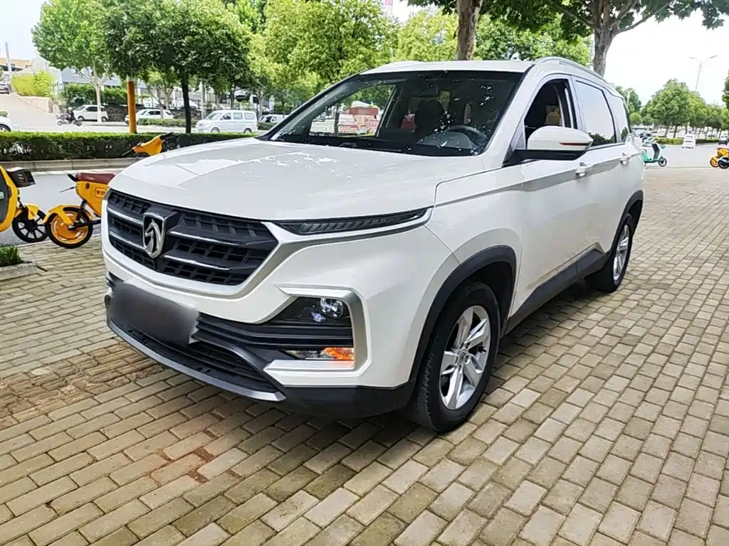 Baojun 530 2019 1.5T Manual Elite (7-seater) China V