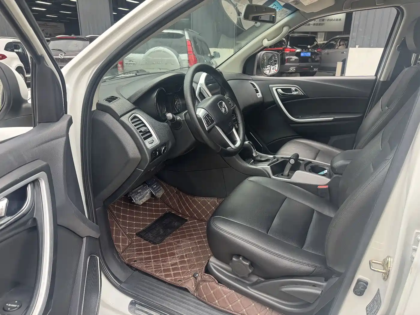 Jiangling Yusheng S350 2016 2014 2.4T Auto 4WD Diesel Luxury Sunroof 5-seater