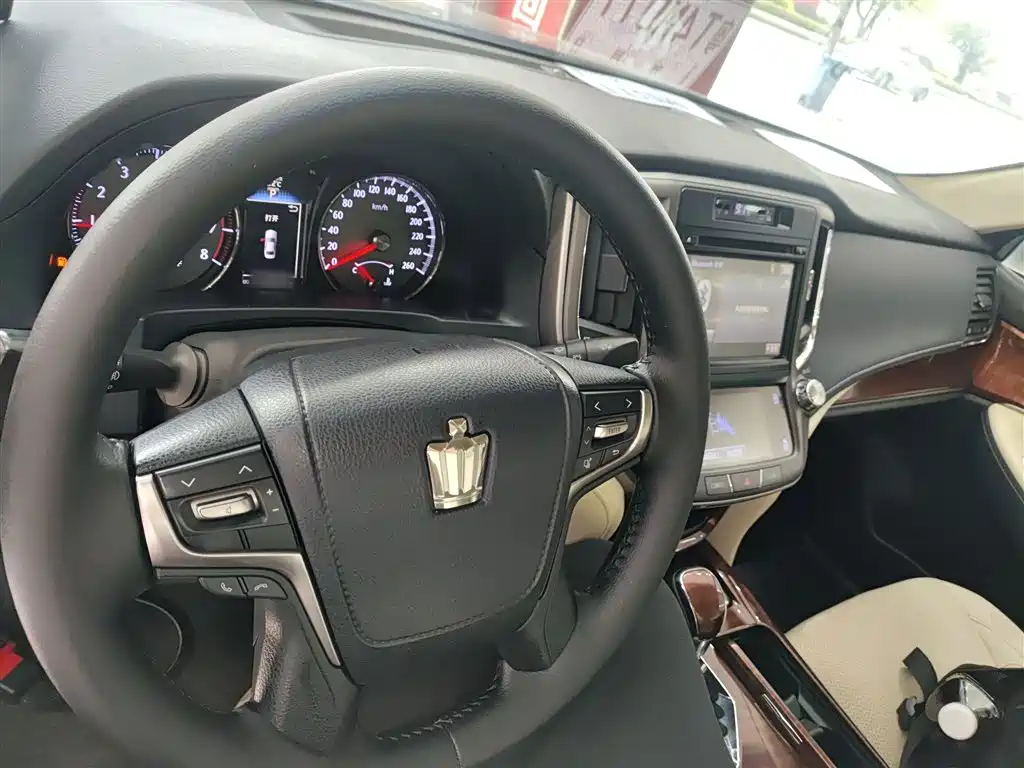 Toyota Crown 2015 2.0T Pioneer фото 6