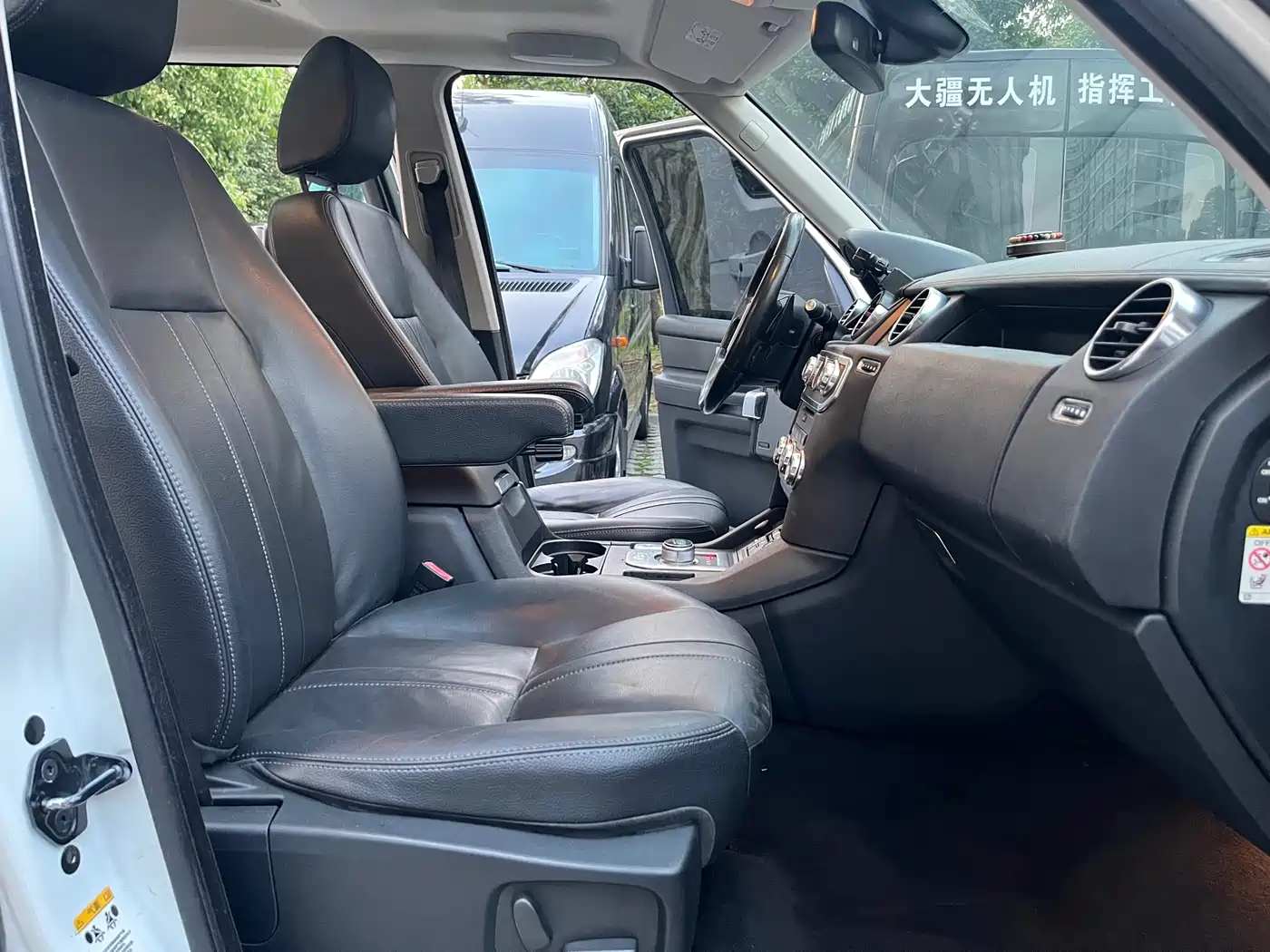 Land Rover Discovery 2015 3.0 SDV6 HSE Diesel фото 7