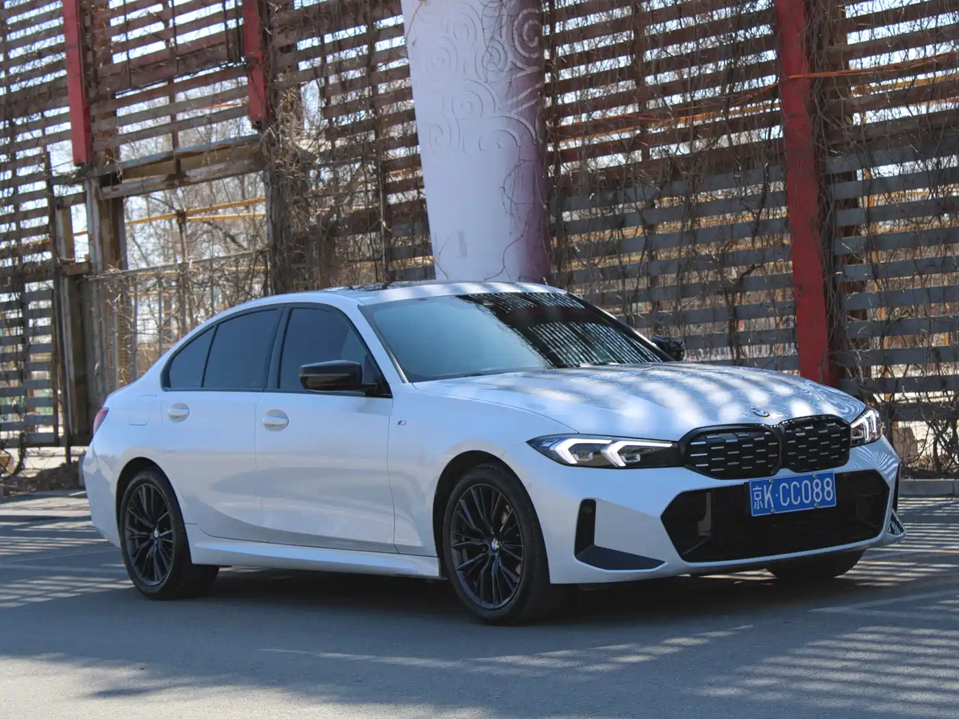BMW 3 Series 2024 325i M Sport Shadowline Package фото 3