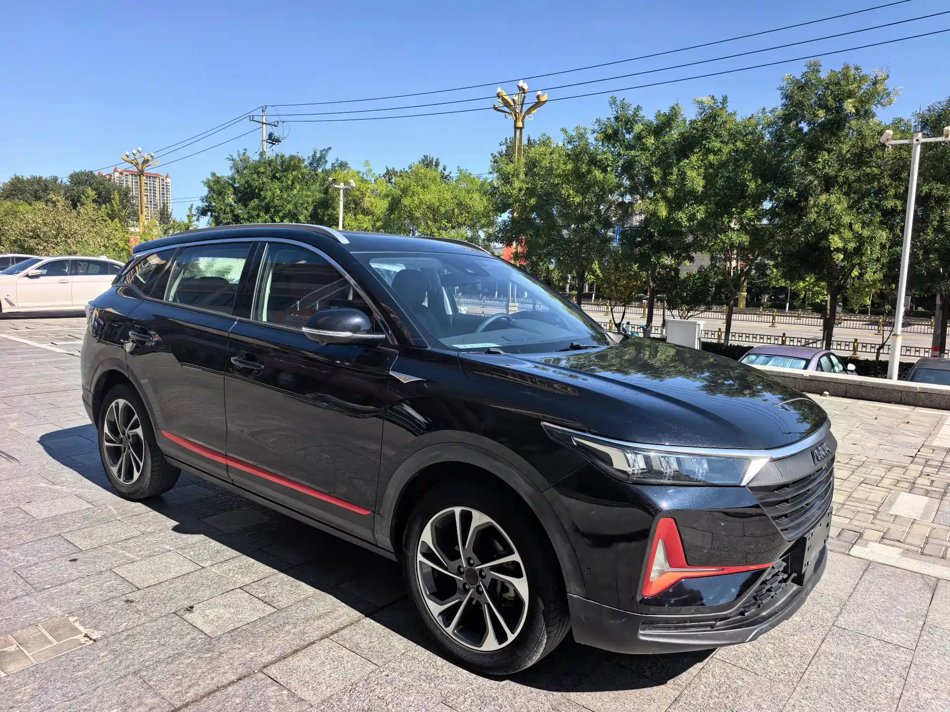 صورة 3 - Dongfeng Aeolus Dongfeng Fengshen AX7