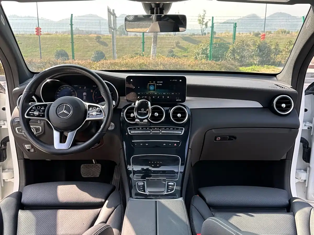 Mercedes-Benz GLC Coupe 2021 GLC 260 4MATIC Coupe SUV фото 13