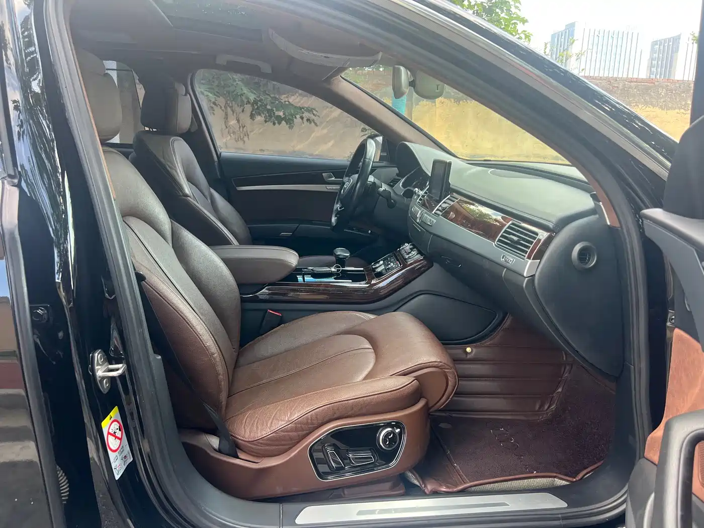 Photo 13 - Audi A8