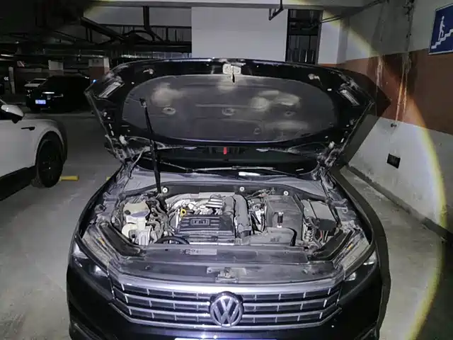 Volkswagen Passat 2016 280TSI DSG Honor Edition — фото 3