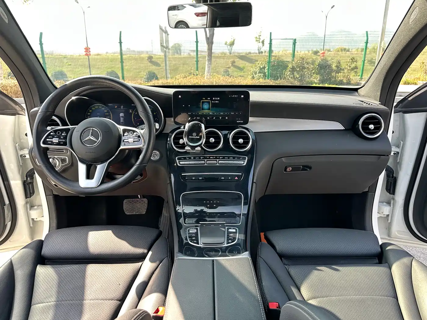 Mercedes-Benz GLC Coupe 2021 GLC 260 4MATIC Coupe SUV фото 10